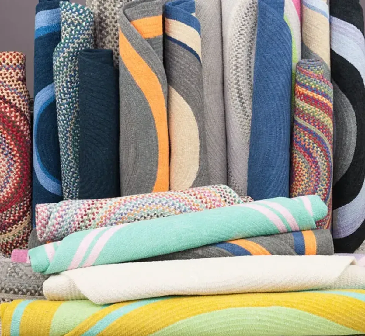 Assorted Braid Area Rug - 6 0  Round