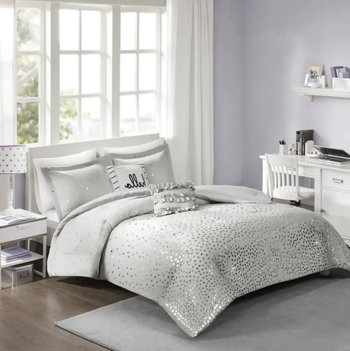 Zoey King Comforter Set