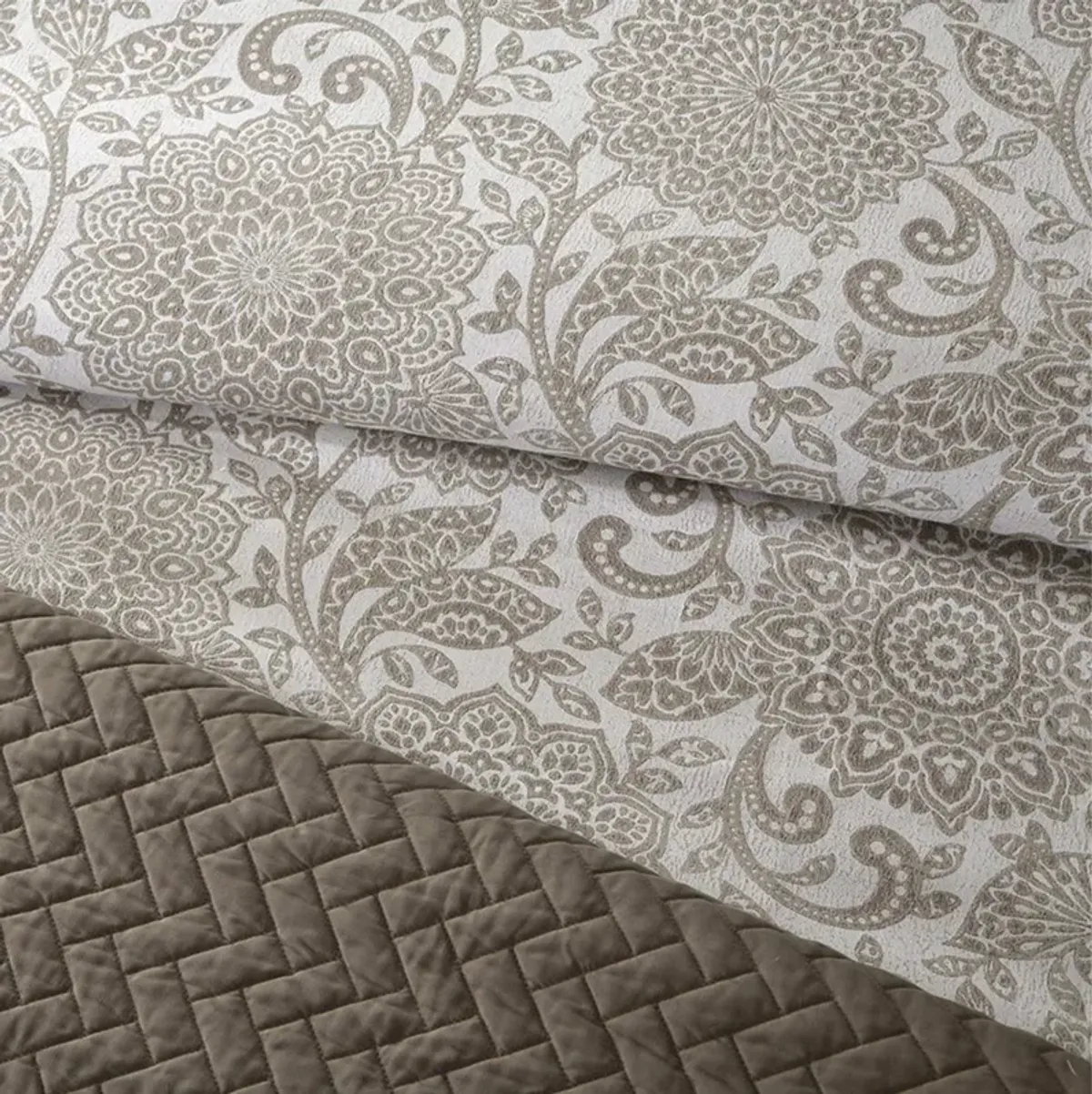 Sophia Queen Comforter Set