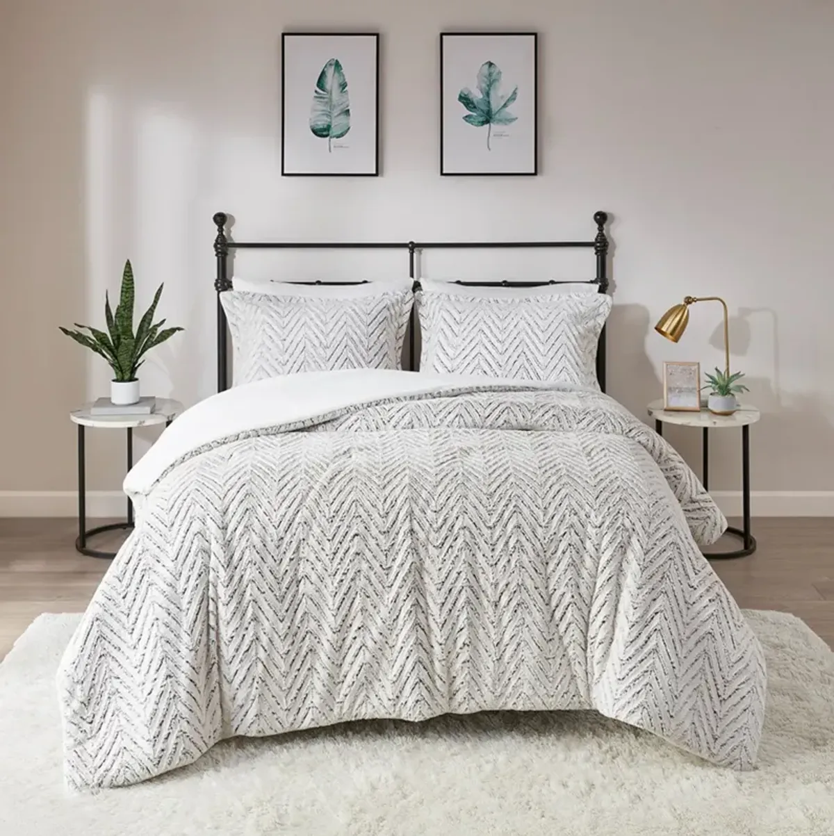 Adelyn Ultra Plush Full Queen Comforter Set