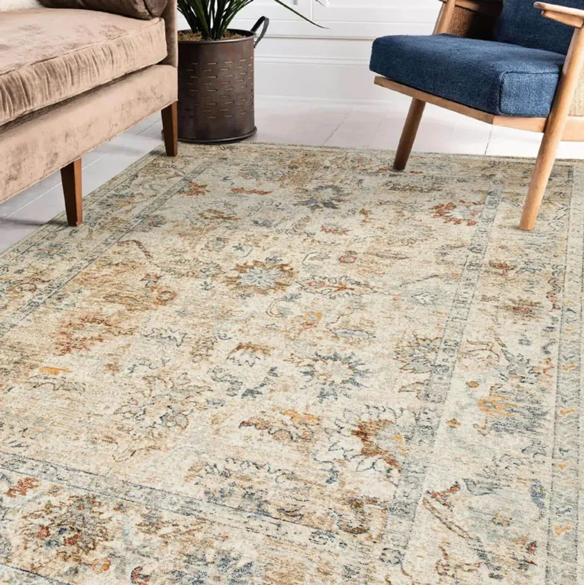 Bergama Ivory - 5 0  x 7 10  Area Rug