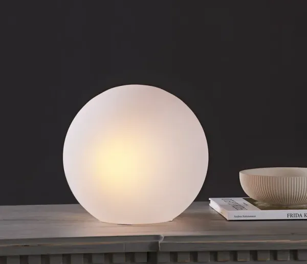 GG Globe Lamp