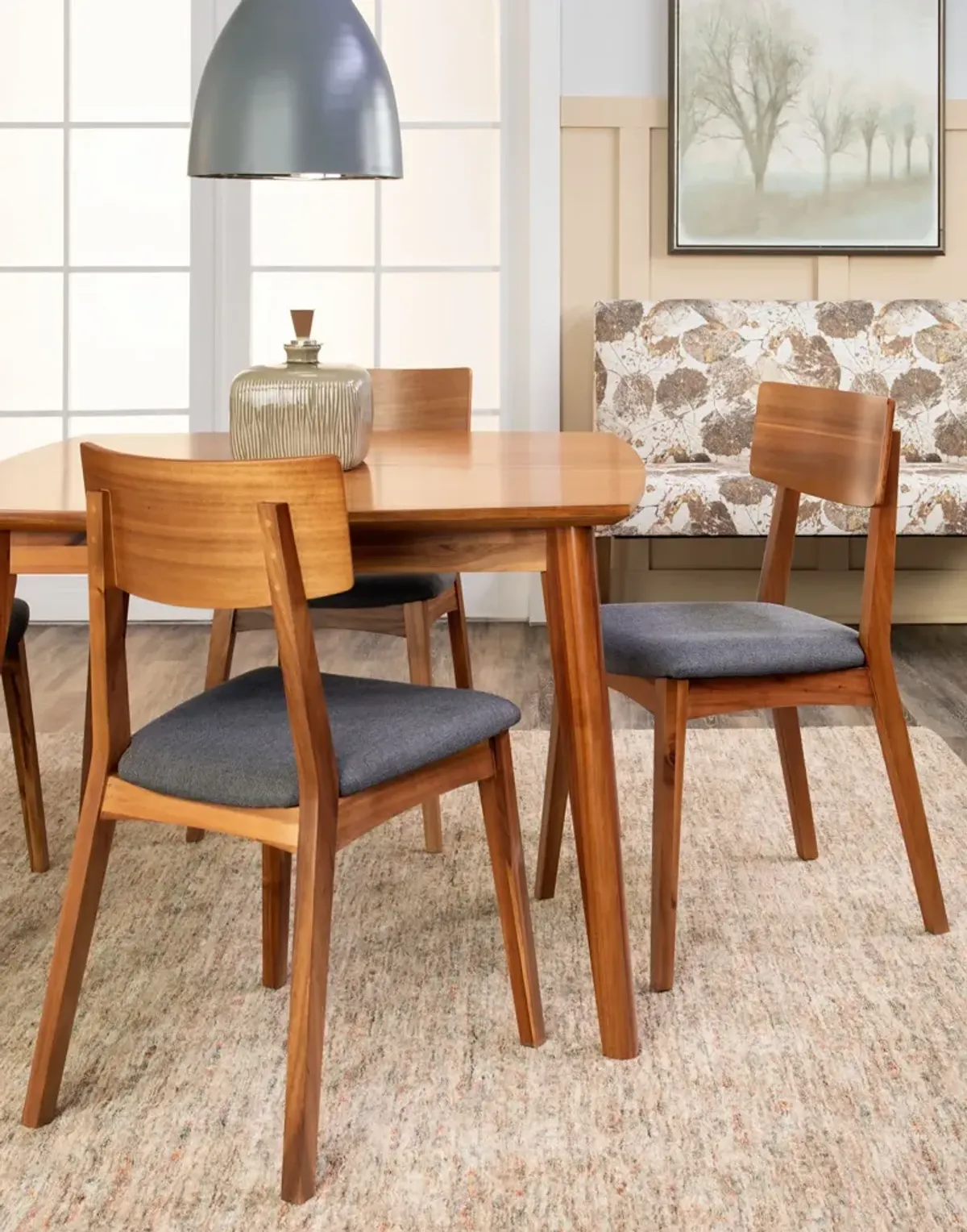 Tyler Modern Extension Dining Table With 4 Wood Back Chairs