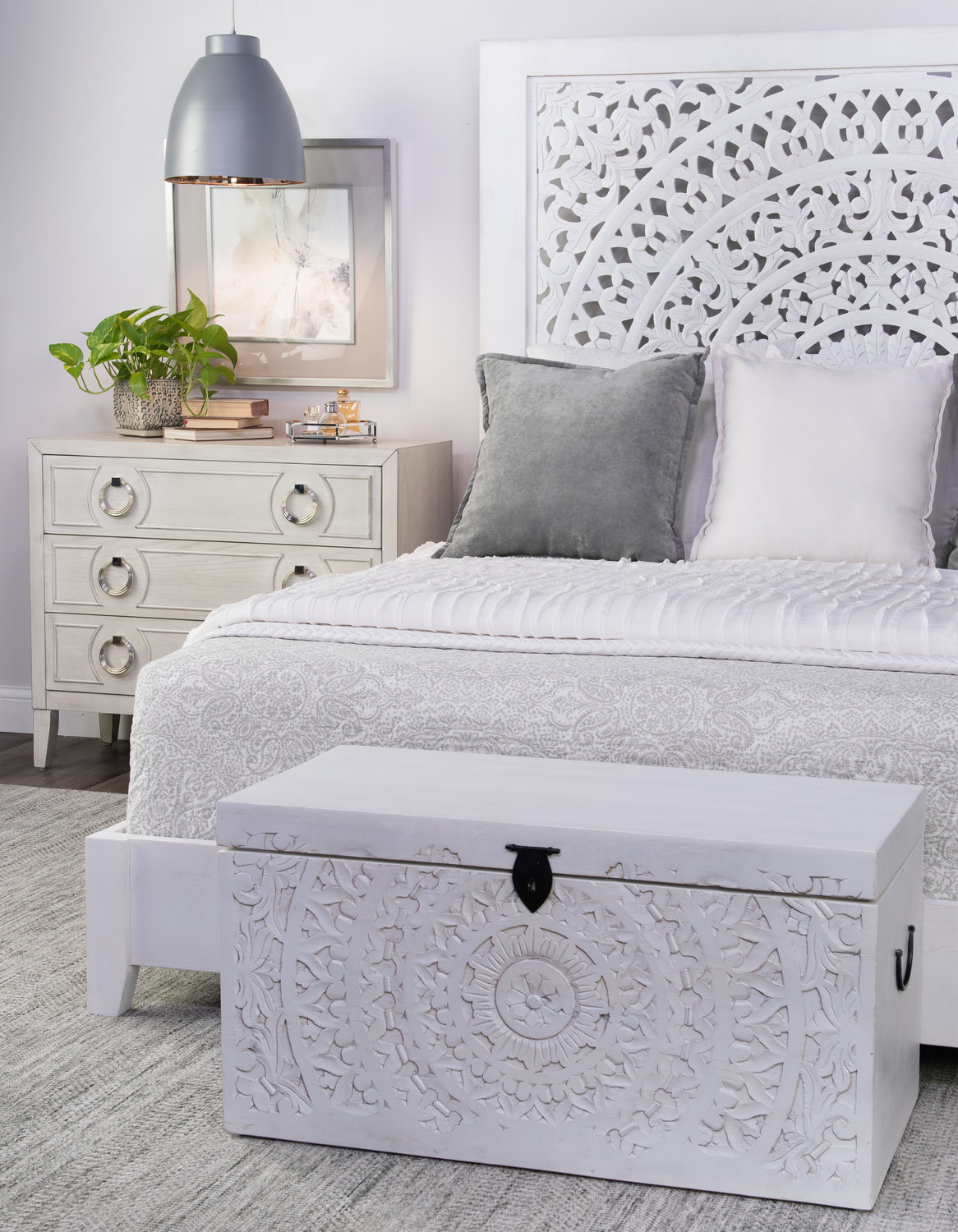Carved Lace Queen Bed