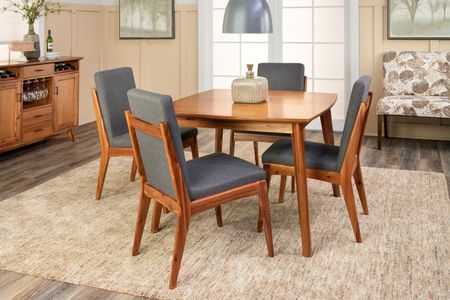 Tyler Modern Table With 4 Upholstered Chairs