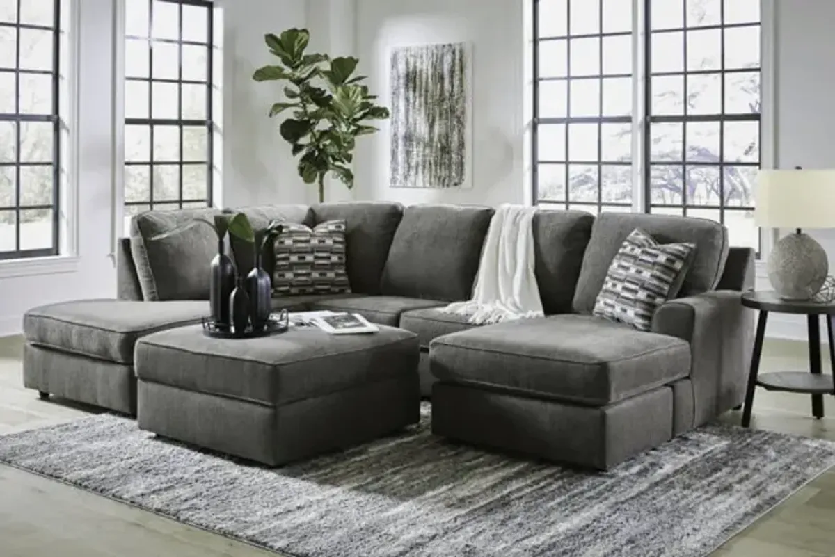 Brinley Sectional With Right Chaise And Ottoman