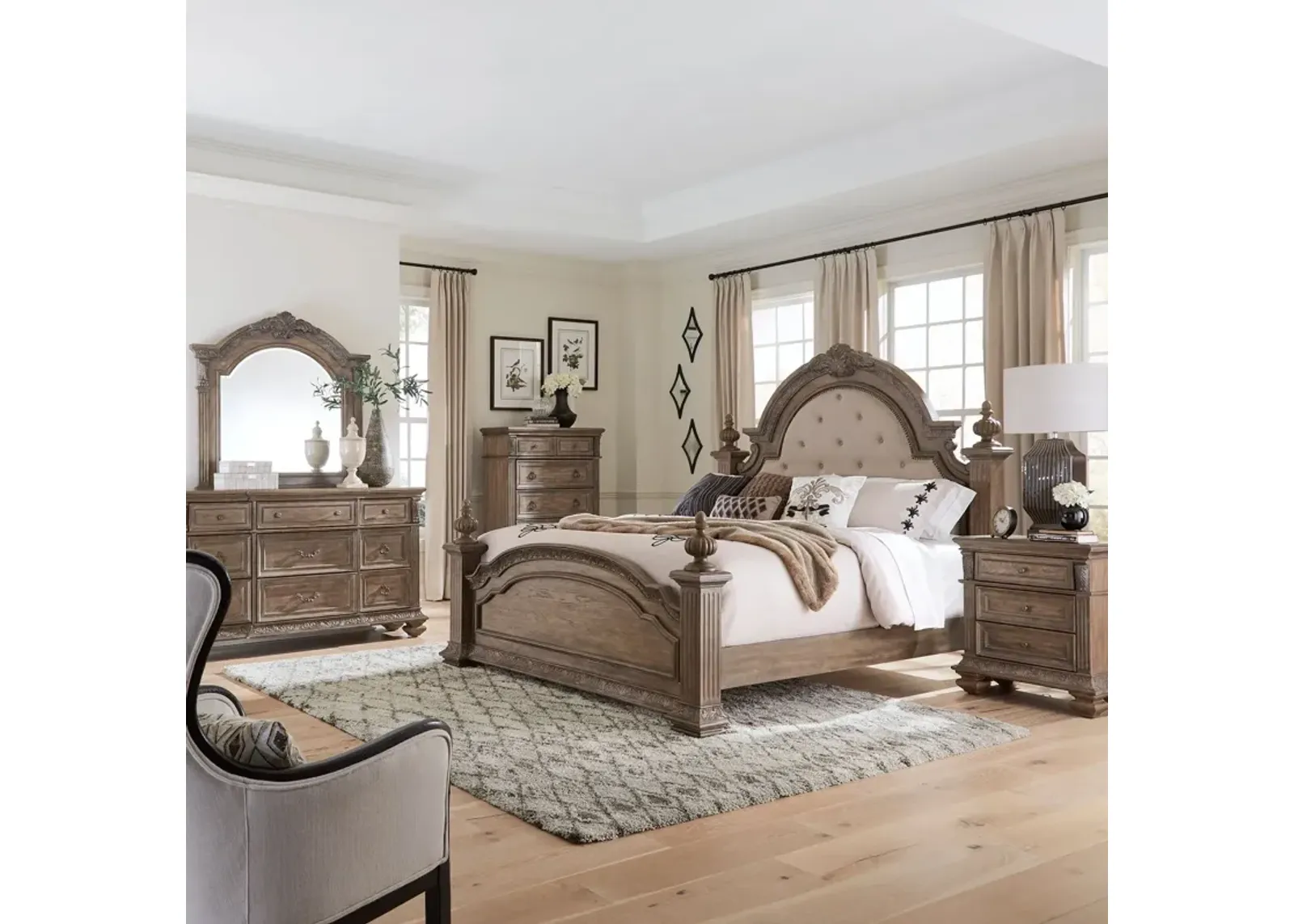 Liberty Furniture Complete Queen Bedroom Set Poster Bed, Dresser, Mirror, Chest & Nightstand Carlisle Court