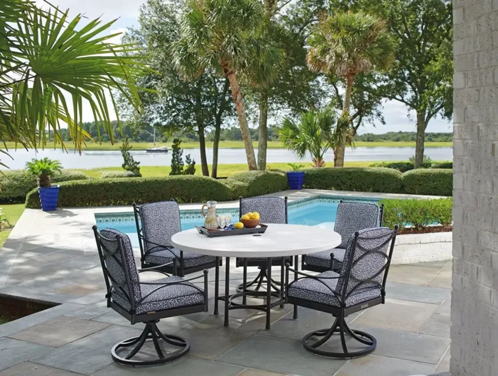 Tommy Bahama Outdoor by Lexington Pavlova Round Dining Table