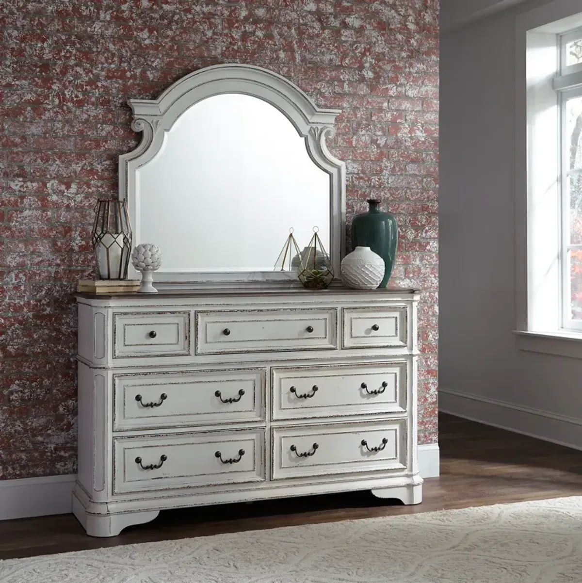 Liberty Furniture Complete King Bedroom Set Panel Bed, Dresser, Mirror & Chest Magnolia Manor