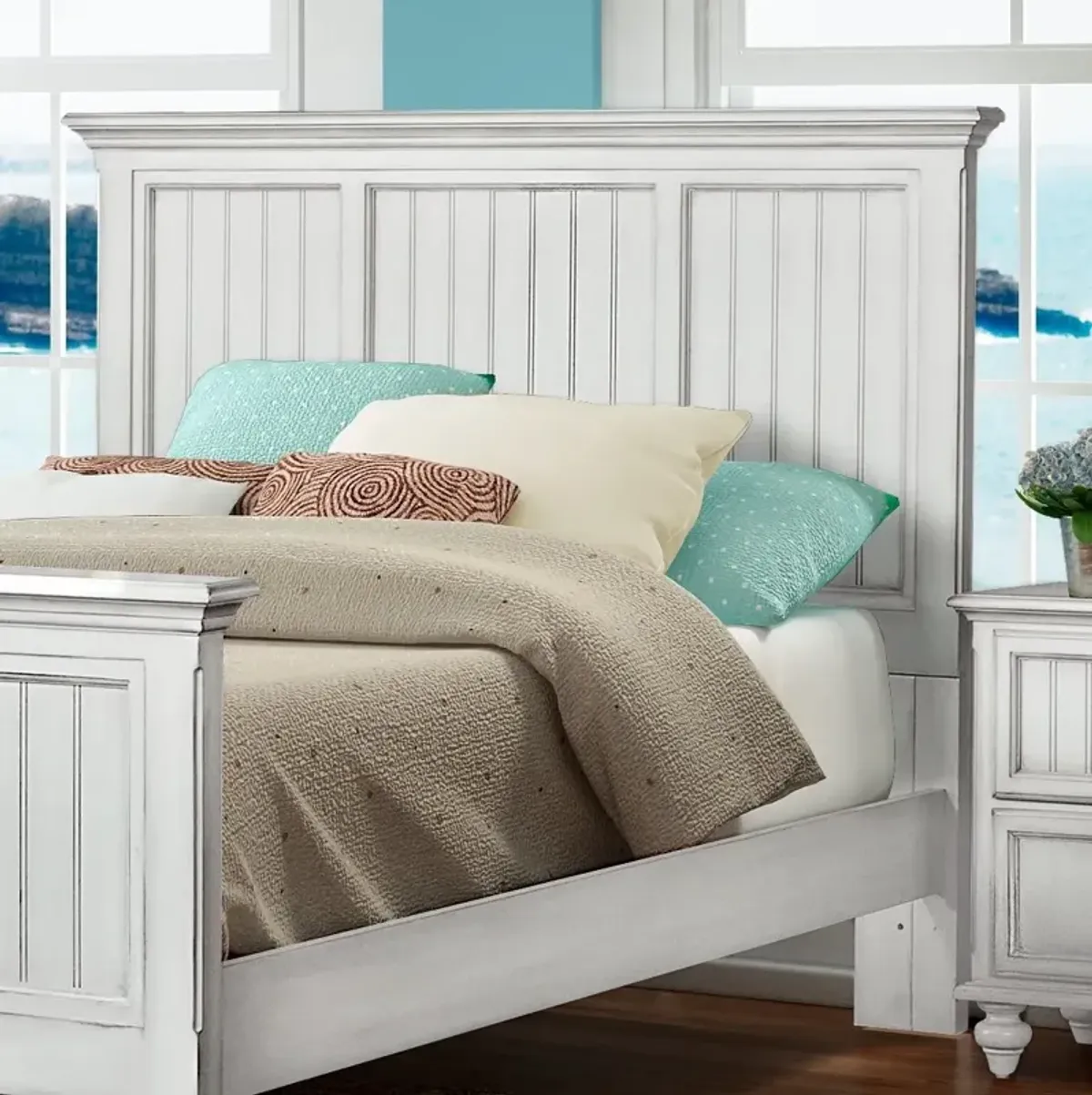 Seawinds Monaco Queen Bed Blanc Finish