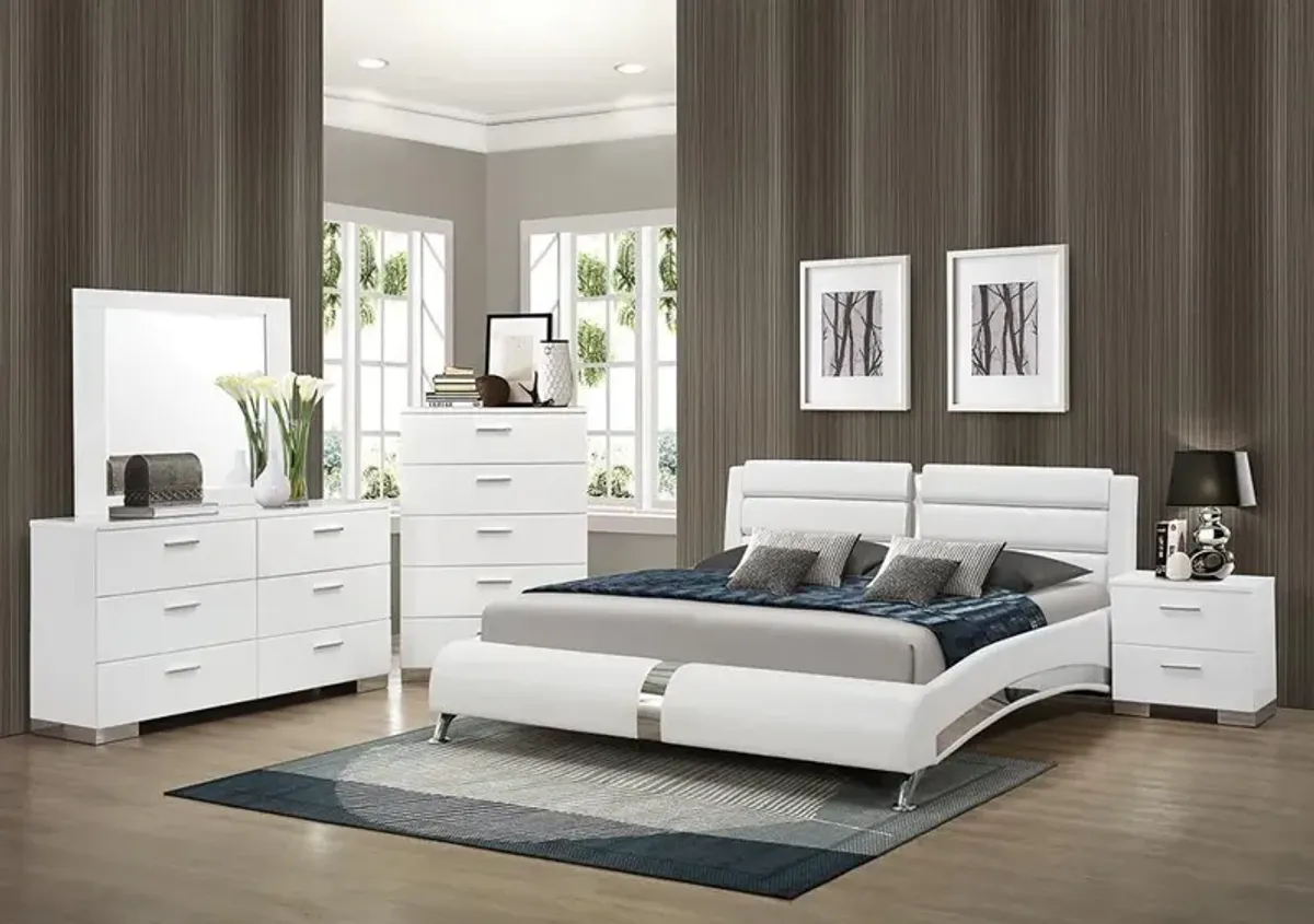 Coaster Jeremaine Upholstered Queen Sleigh Bed White