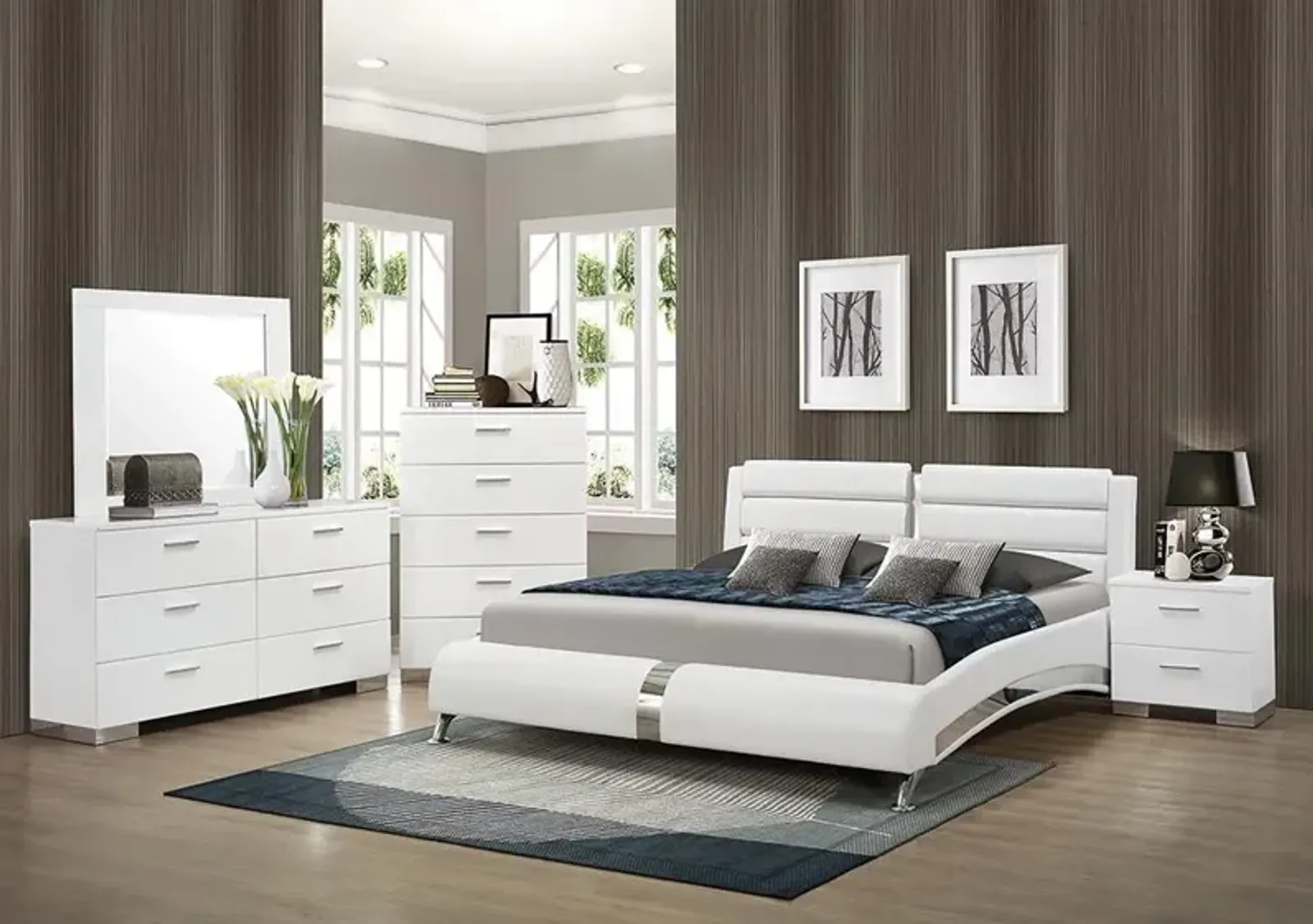 Coaster Jeremaine Upholstered Queen Sleigh Bed White