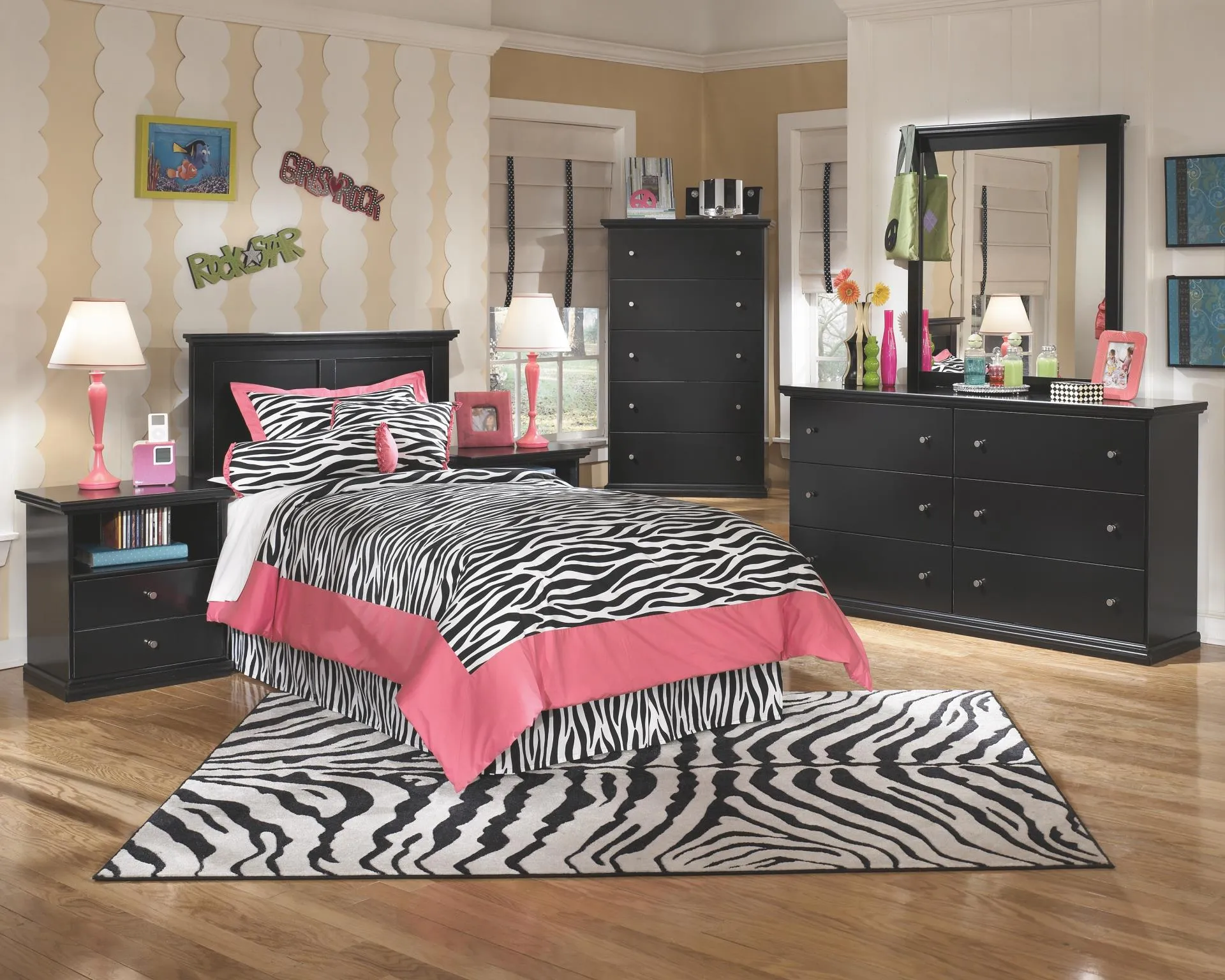 MARIBEL DRESSER AND MIRROR BLACK SIGNATURE DESIGN