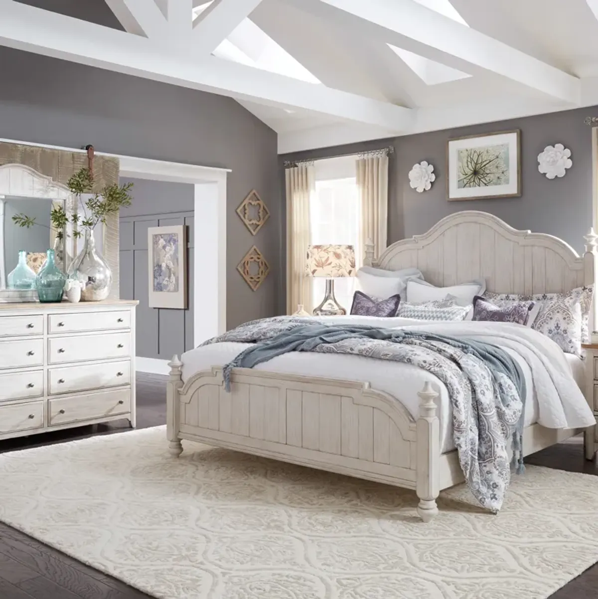 Liberty Furniture Complete Queen Bedroom Set Poster Bed, Dresser & Mirror Farmhouse Reimagined