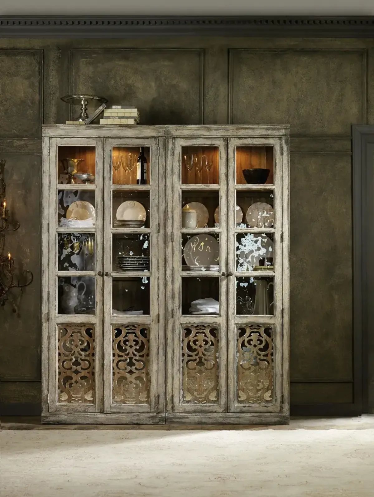 Hooker Furniture Chatelet Bunching Curio Cabinet