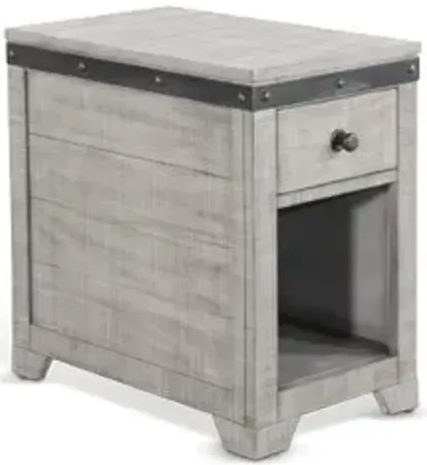 Sunny Designs Alpine Grey Chair Side Table