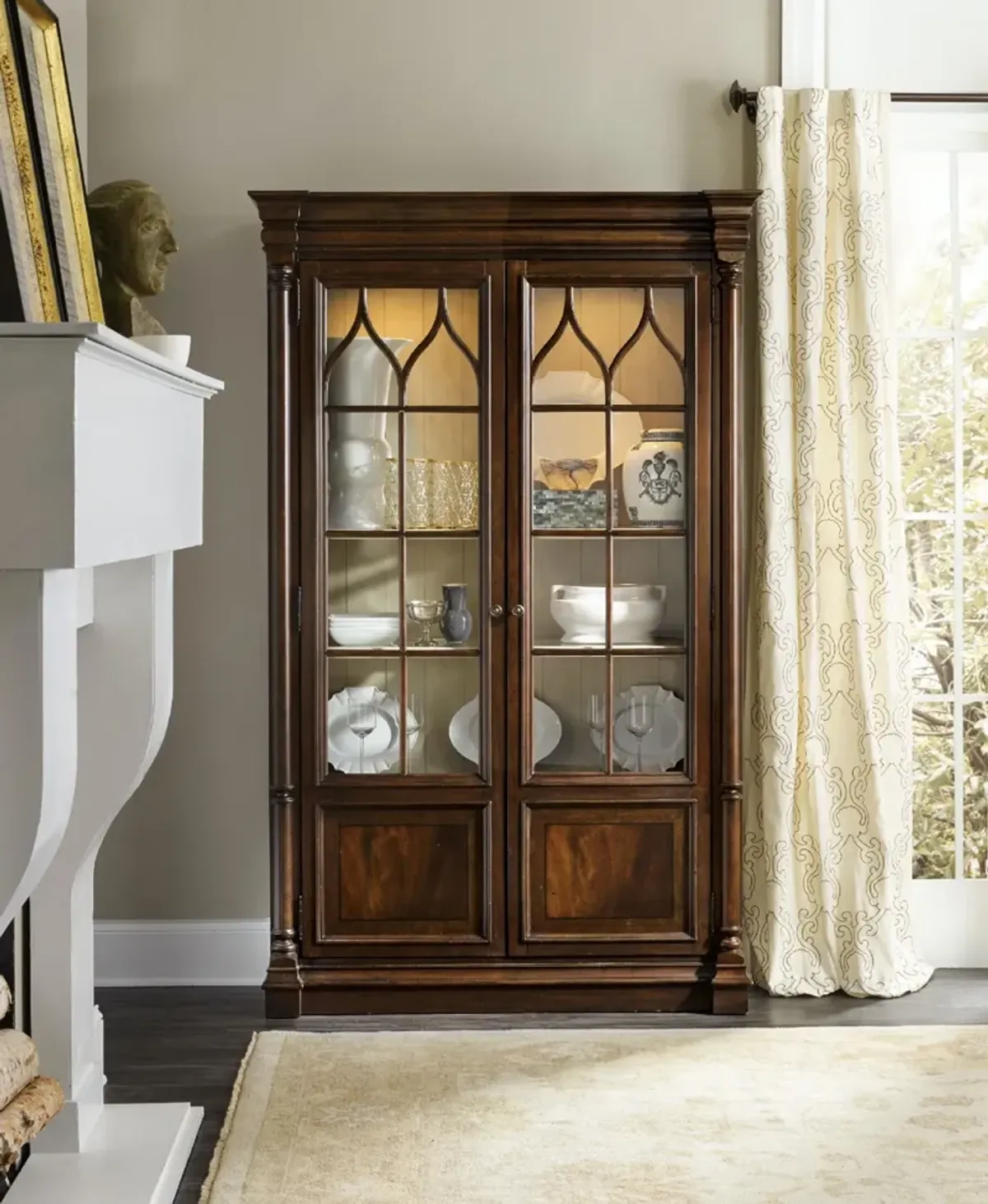 Hooker Furniture Leesburg Display Cabinet