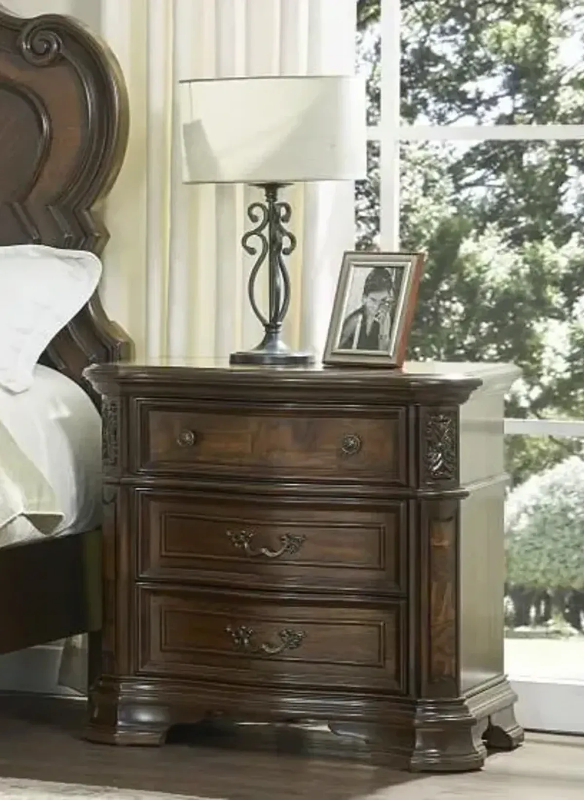 Steve Silver Royale Brown Cherry Nightstand