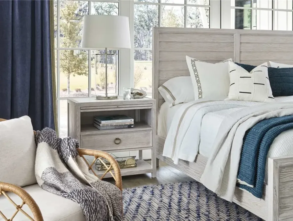 Universal Getaway Coastal Living Home Queen Panel Bed
