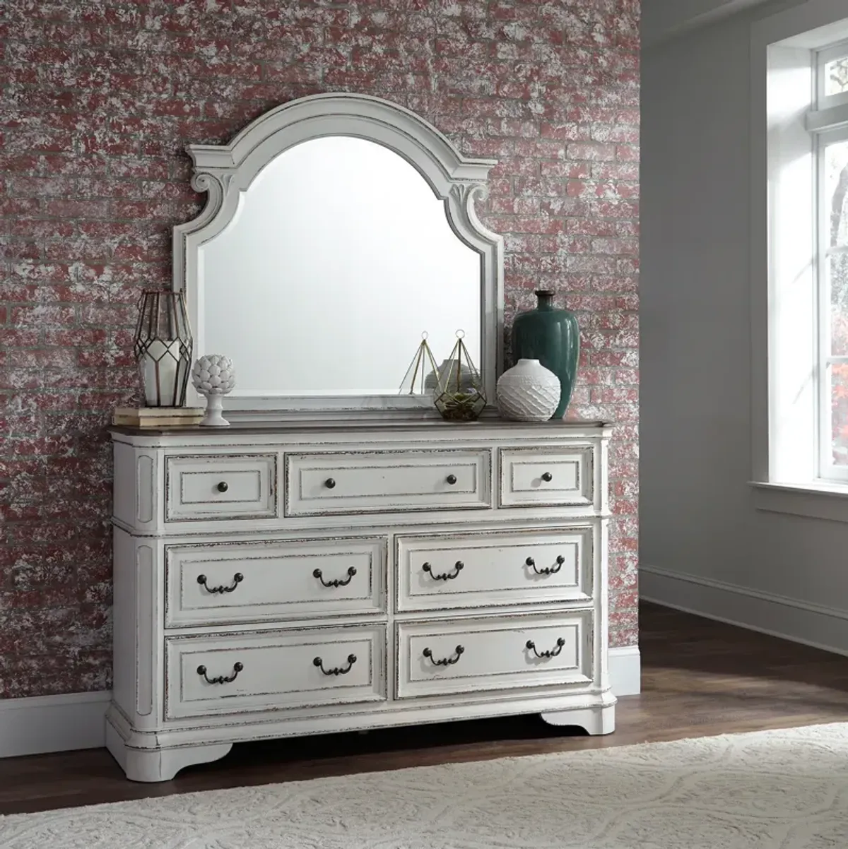 Liberty Furniture Complete Queen Bedroom Set Panel Bed, Dresser, Mirror & Chest Magnolia Manor