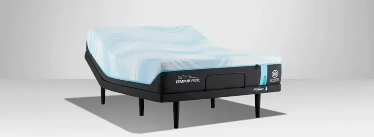 Tempur-Pedic Tempur-Luxebreeze 2.0 King Medium Hybrid Mattress