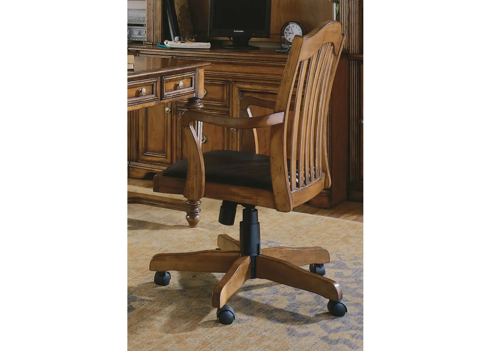 Hooker Furniture Brookhaven Tilt Swivel Chair