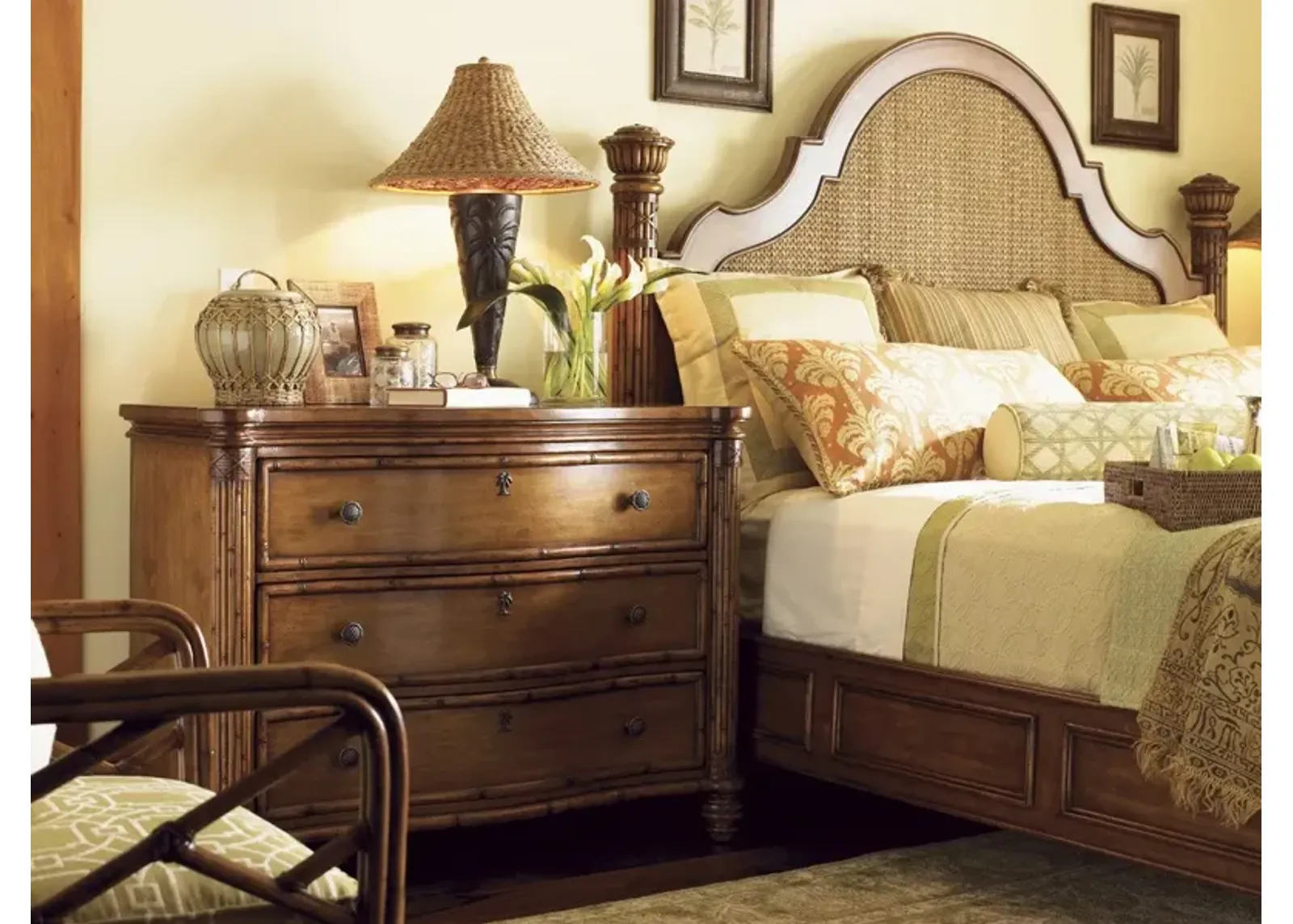 Tommy Bahama Home by Lexington Island Estate Round Hill Queen Headboard