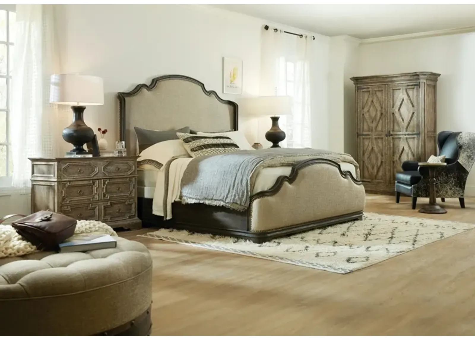 Hooker Furniture La Grange Fayette Queen Upholstered Bed