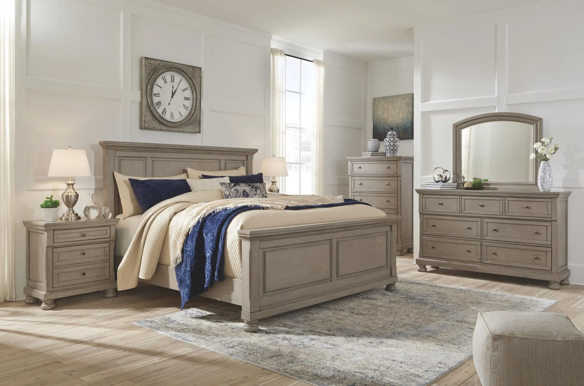 LETTNER CALIFORNIA KING SLEIGH BED LIGHT GRAY SIGNATURE DESIGN