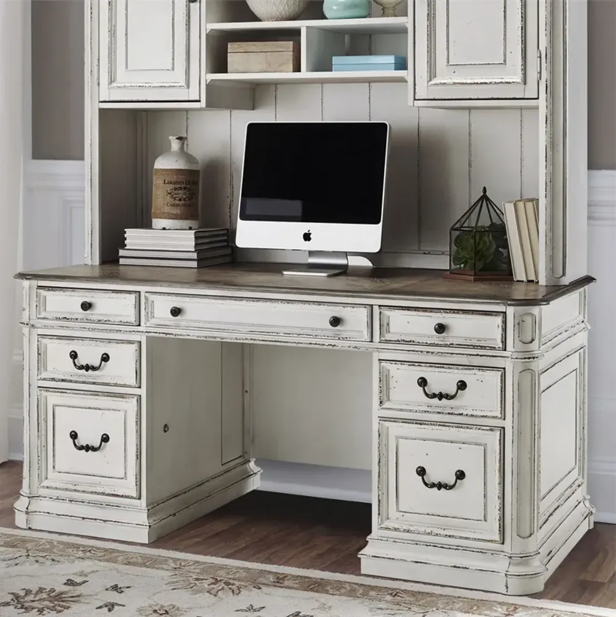 CREDENZA - MAGNOLIA MANOR