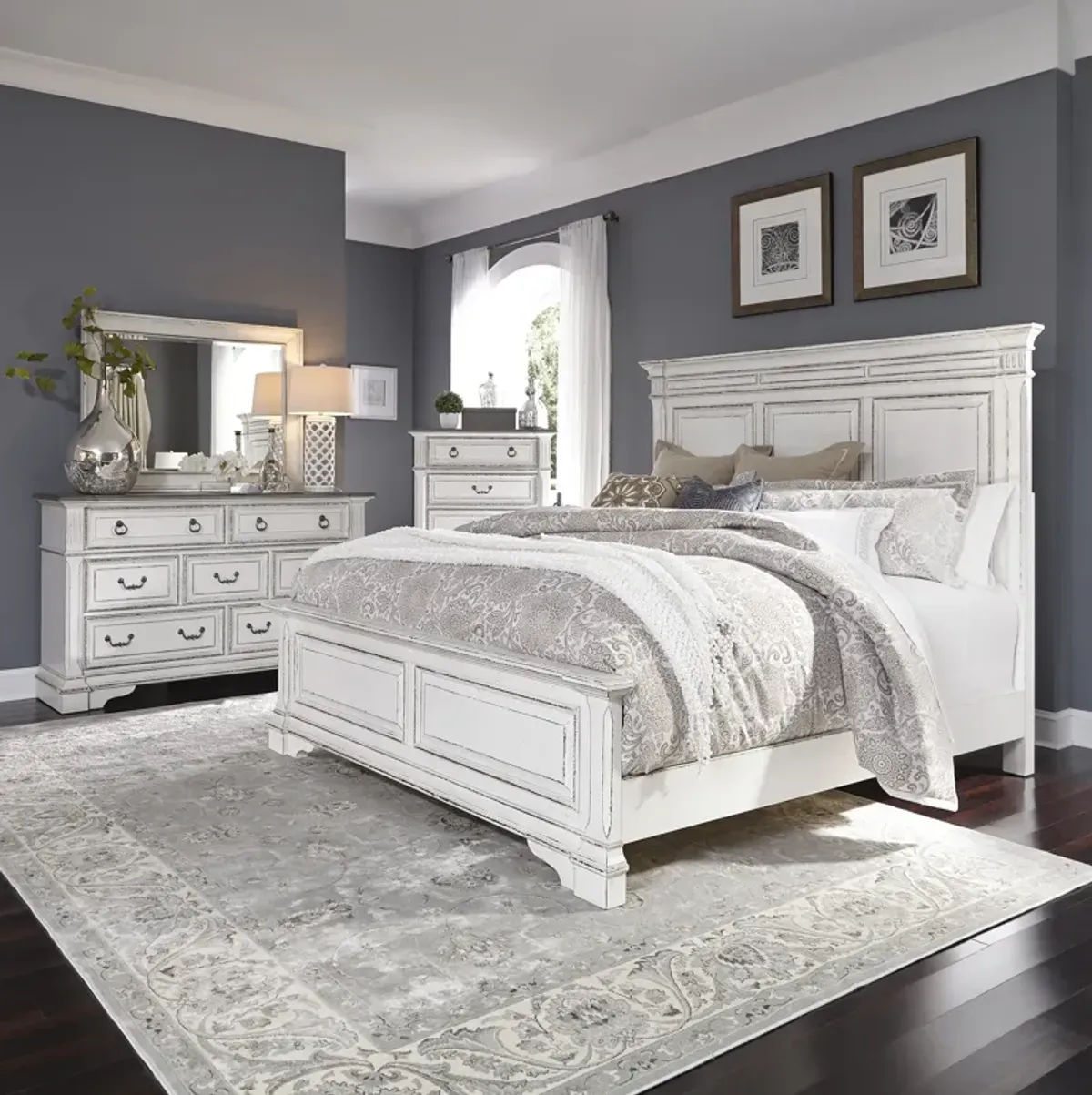 Liberty Furniture Complete California King Set Panel Bed, Dresser, Mirror & Chest Abbey Park