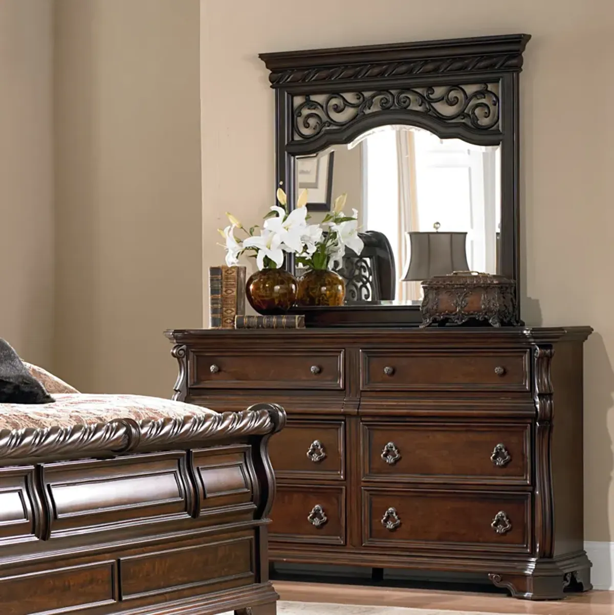 Liberty Furniture Complete Queen Bedroom Set Sleigh Bed, Dresser & Mirror Arbor Place