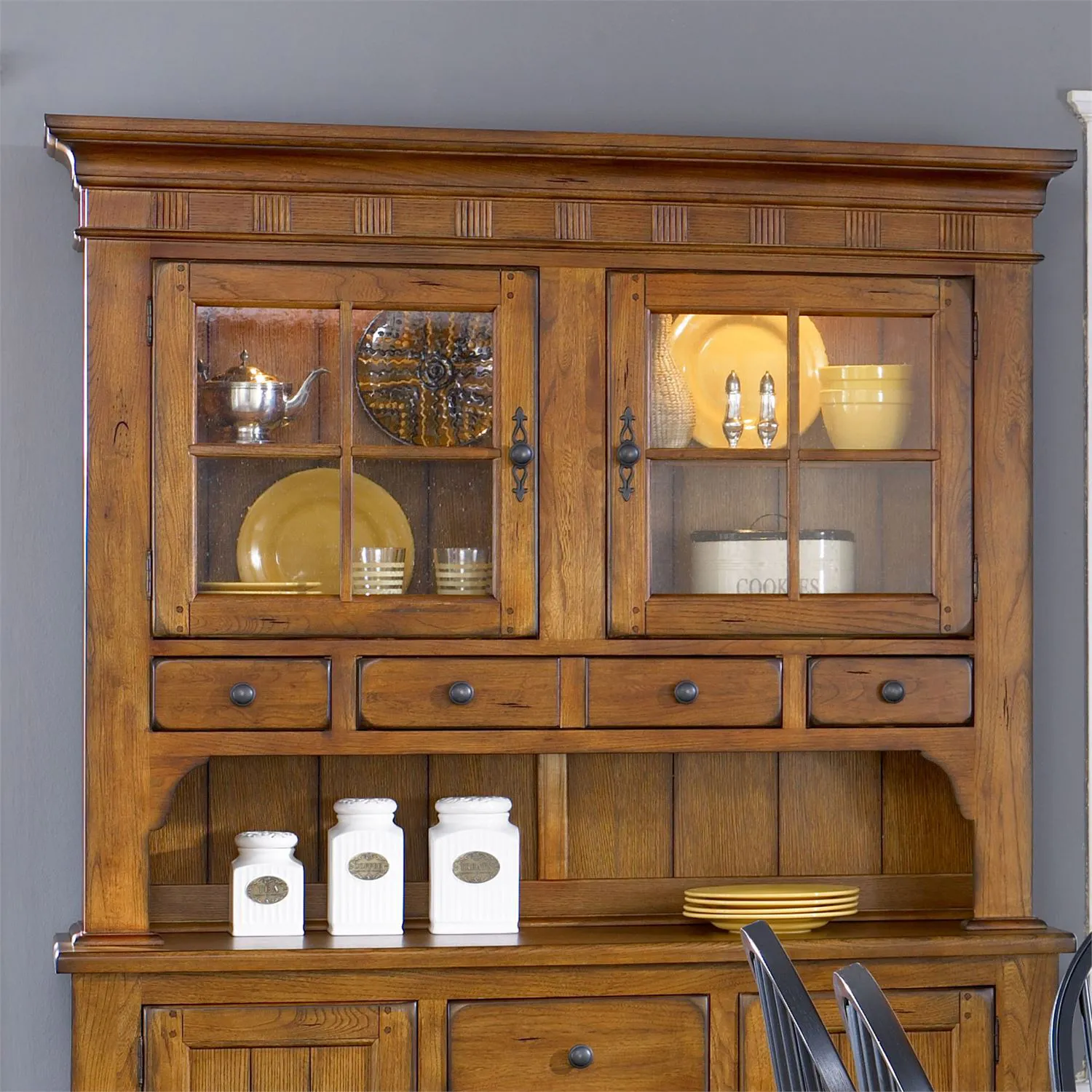 HUTCH - OAK - TREASURES