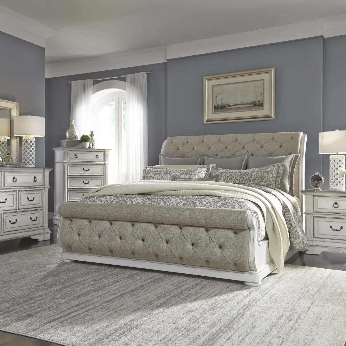 Liberty Furniture Complete California King Set Sleigh Bed, Dresser, Mirror, Chest & Nightstand Abbey Park