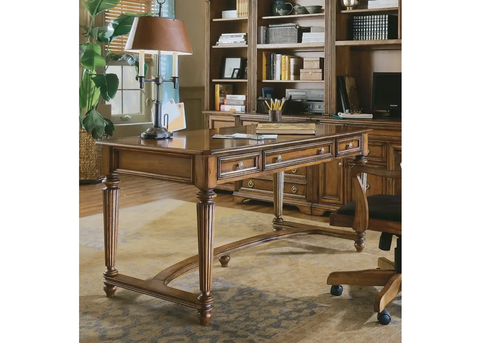 Hooker Furniture Brookhaven Leg Writing Desk