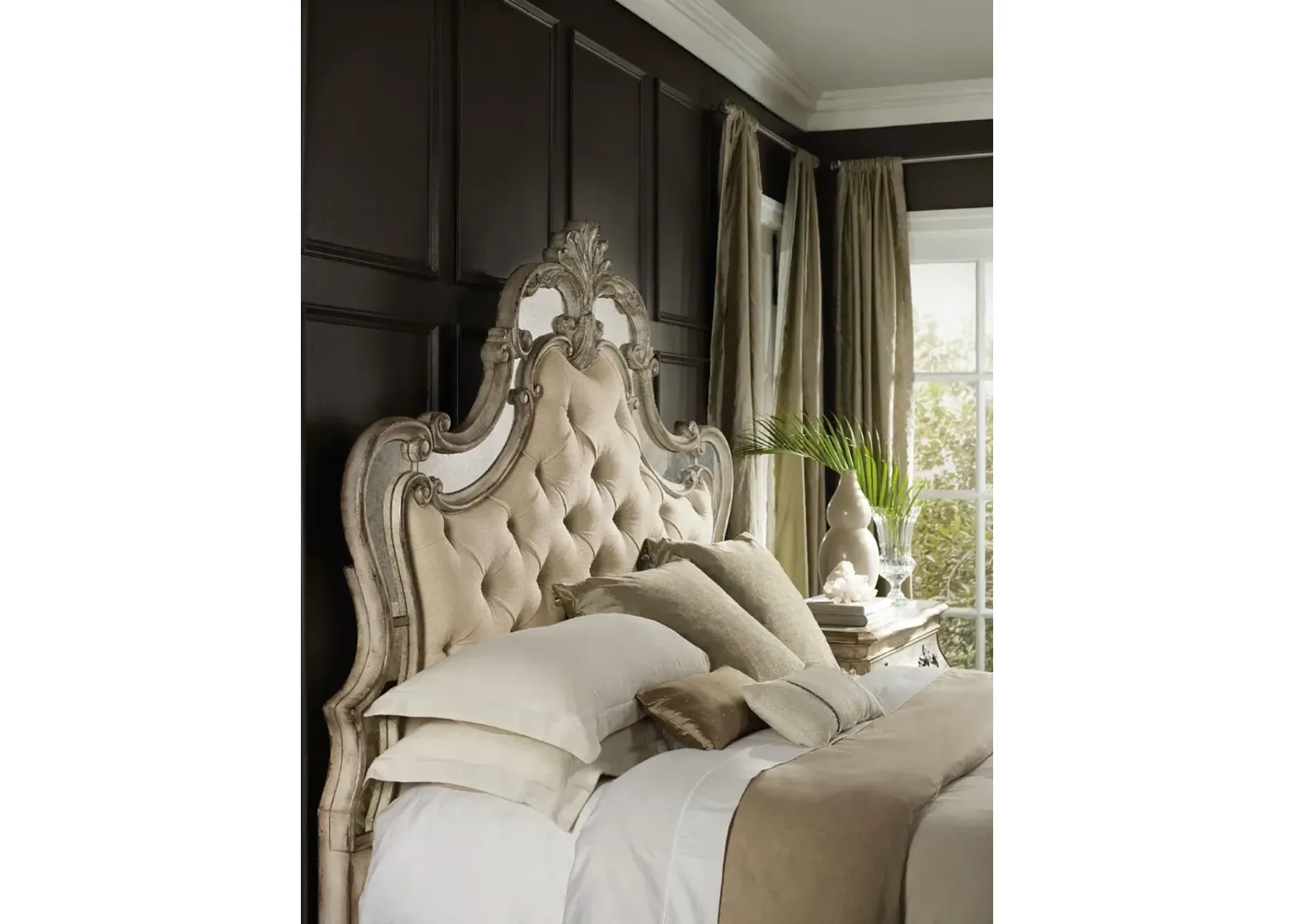 Hooker Furniture Sanctuary Queen Upholstered Bed