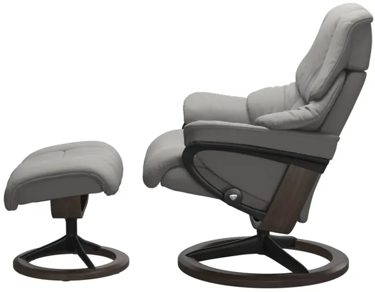 Stressless Reno Medium Signature Base Chair & Ottoman in Paloma Silver Grey in Wenge Finis