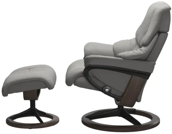 Stressless Reno Medium Signature Base Chair & Ottoman in Paloma Silver Grey in Wenge Finis