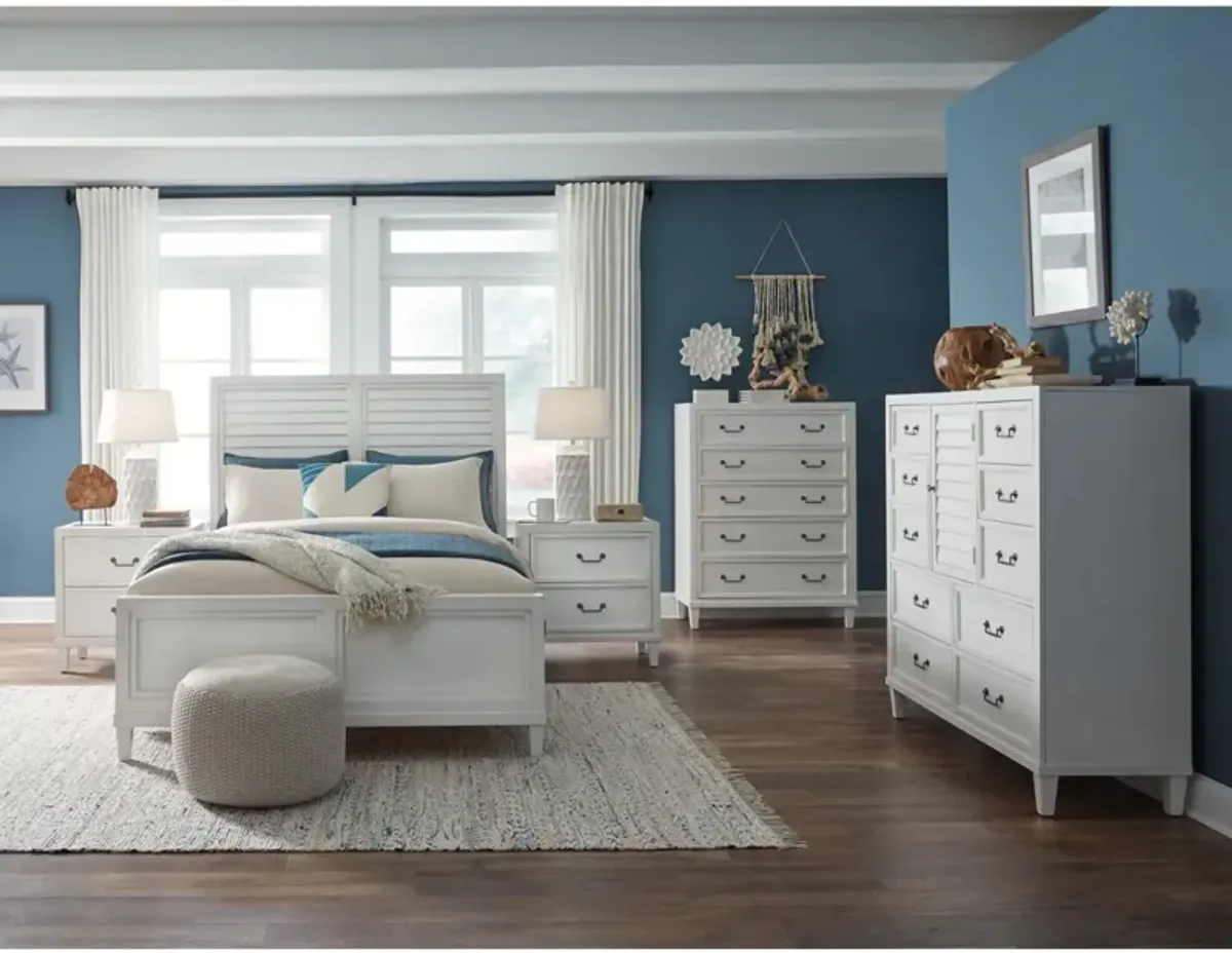 American Woodcrafters Dunescape Painted White Queen Panel Bed Dresser Mirror 2-Drawer Nightstand