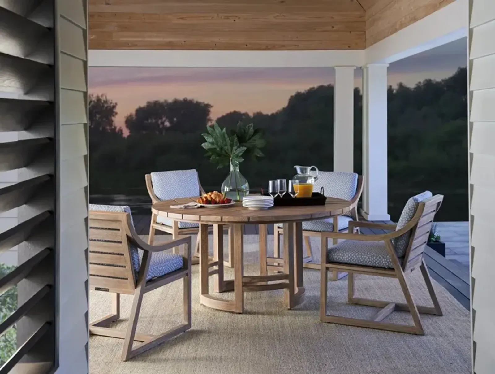 Tommy Bahama Outdoor by Lexington Stillwater Cove Round Dining Table