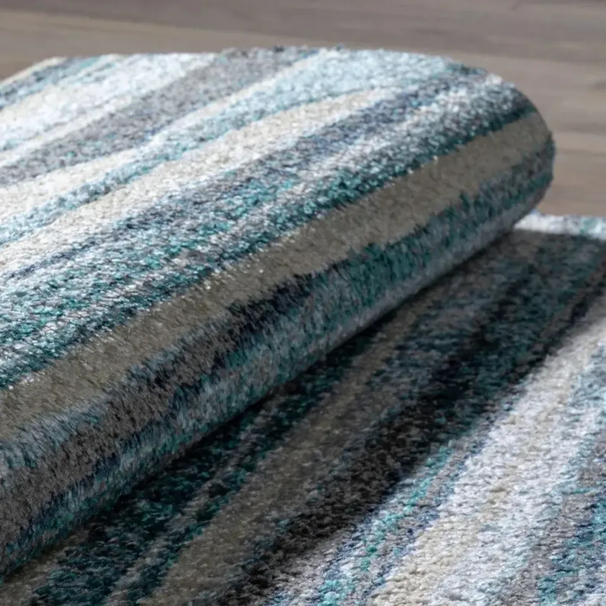 Dalyn Gala Ivory/Sky Blue/Teal 5'X7' Area Rug