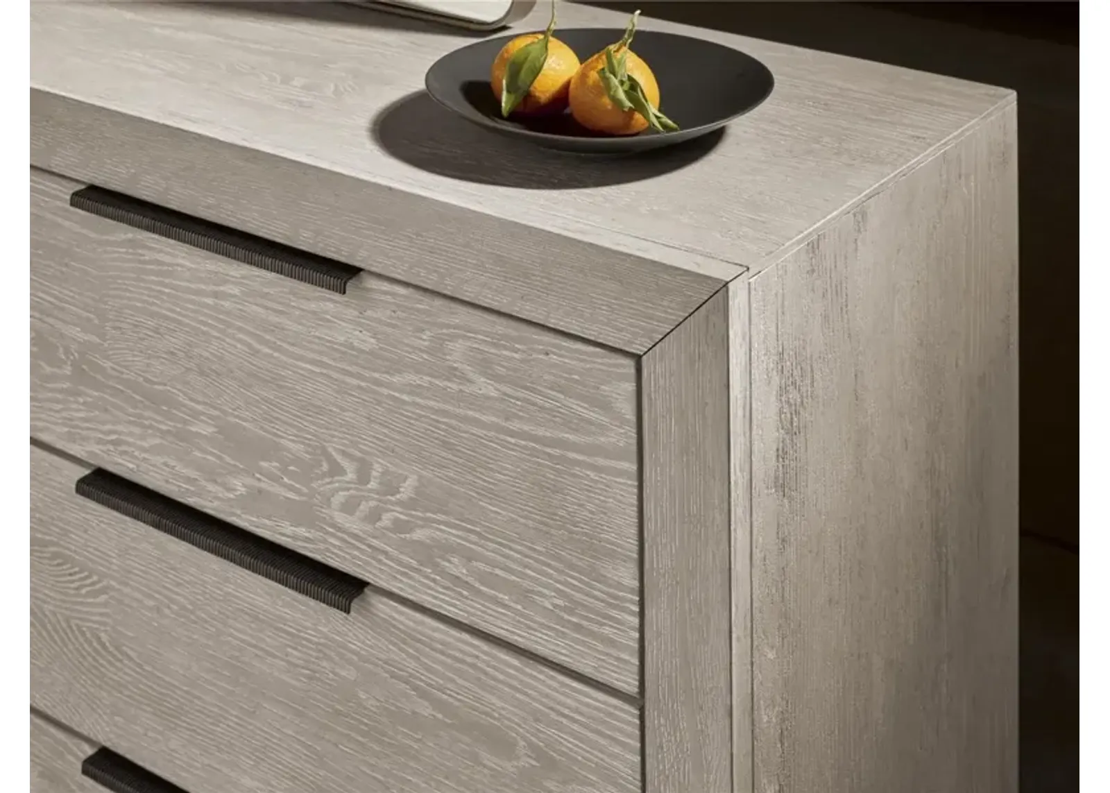 Universal Modern Huston Quartz Dresser