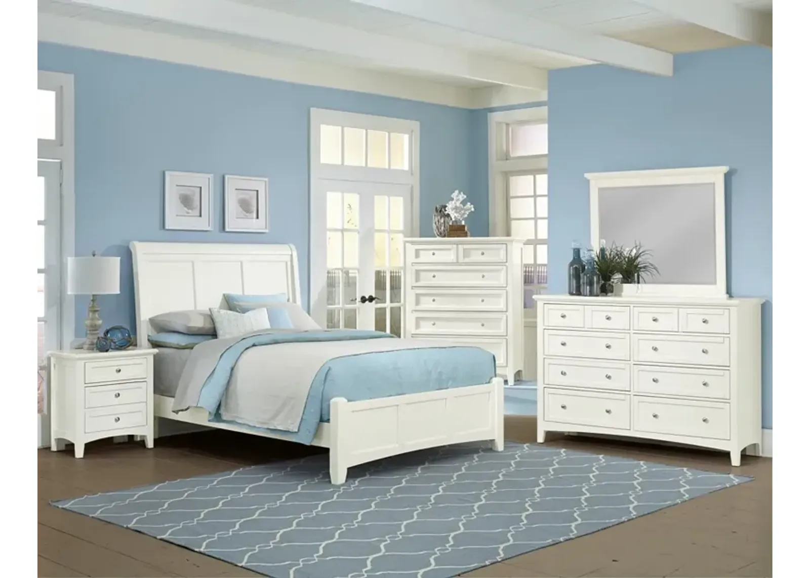 Vaughan-Bassett Bonanza White Triple 8-Drawer Dresser