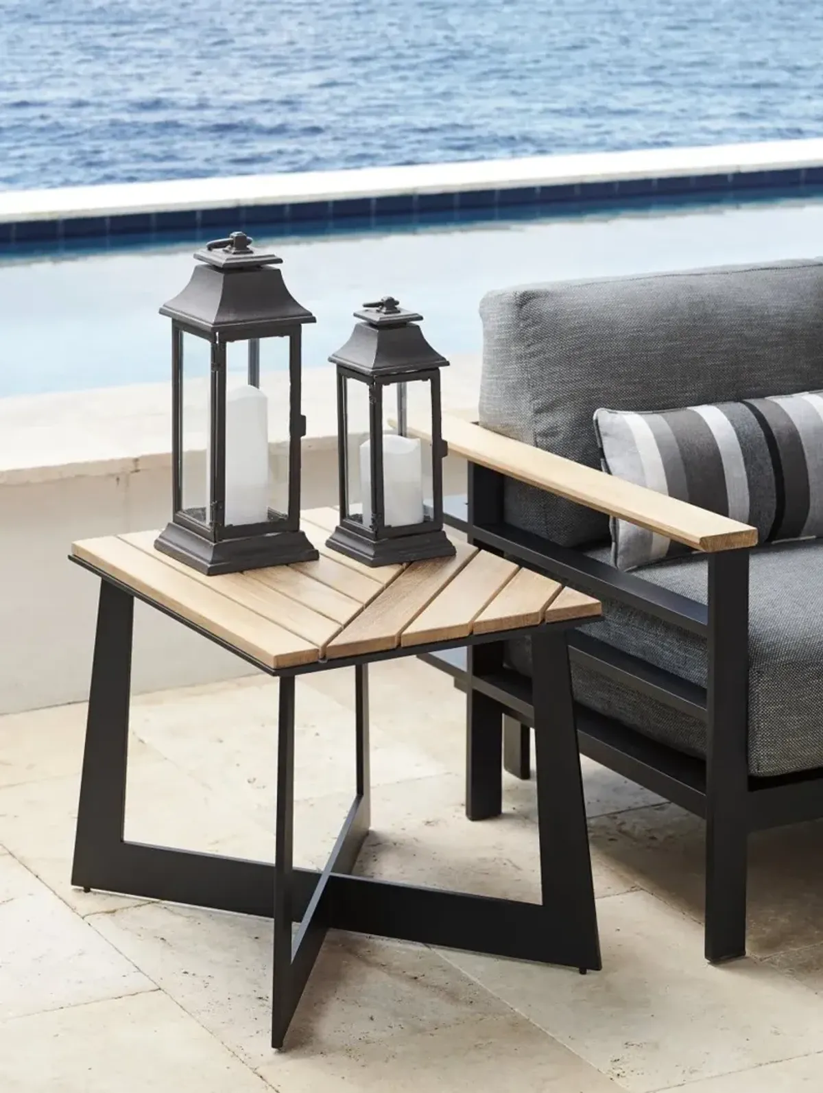 Tommy Bahama Outdoor by Lexington South Beach Square End Table