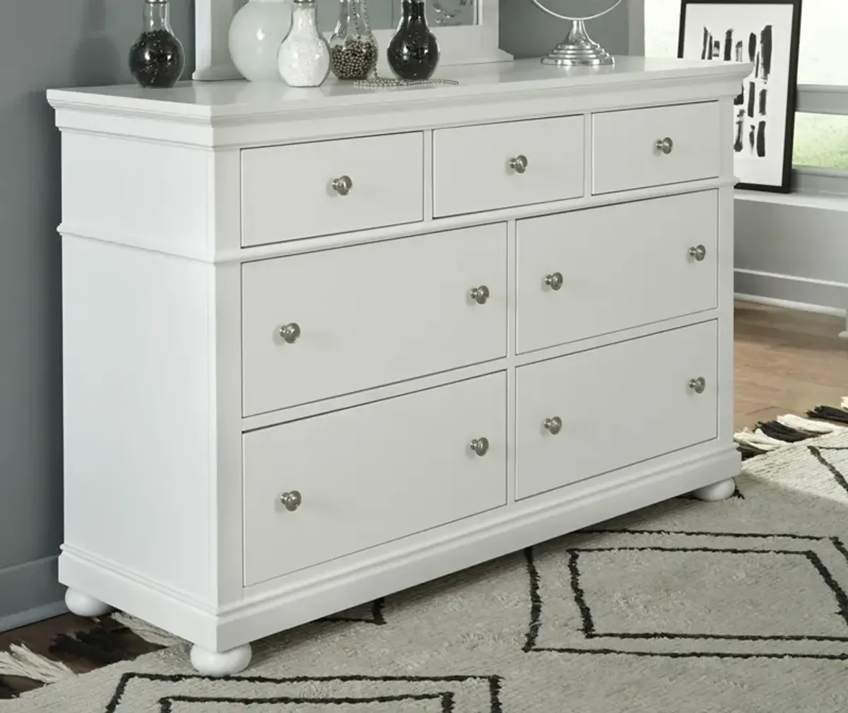 Legacy Classic Kids/Teens Canterbury White Dresser