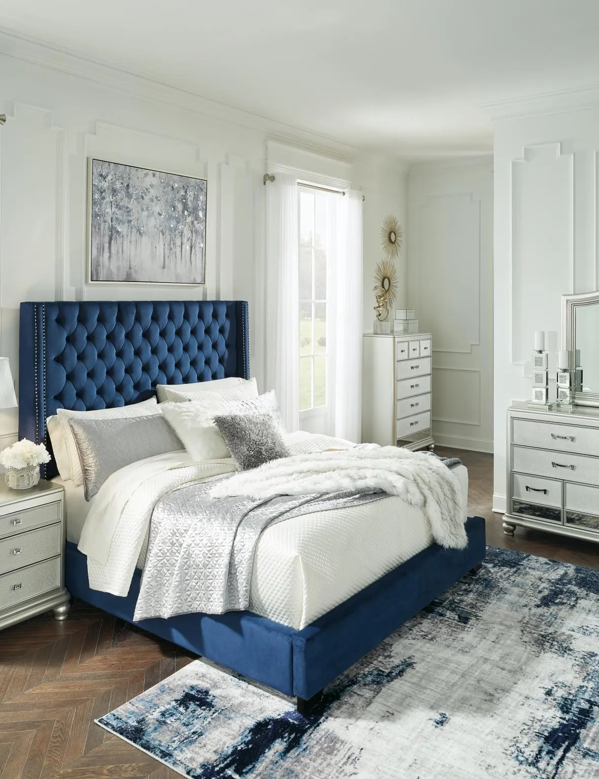 CORALAYNE QUEEN UPHOLSTERED BED BLUE SIGNATURE DESIGN