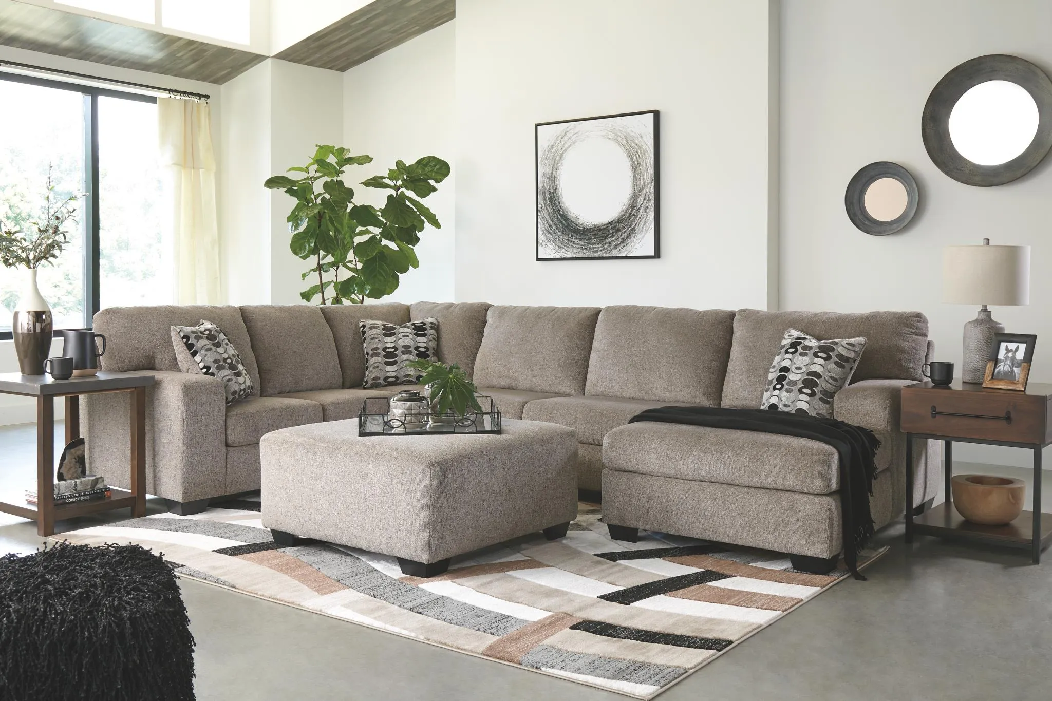 BALLINASLOE 3-PIECE SECTIONAL WITH CHAISE PLATINUM SIGNATURE DESIGN