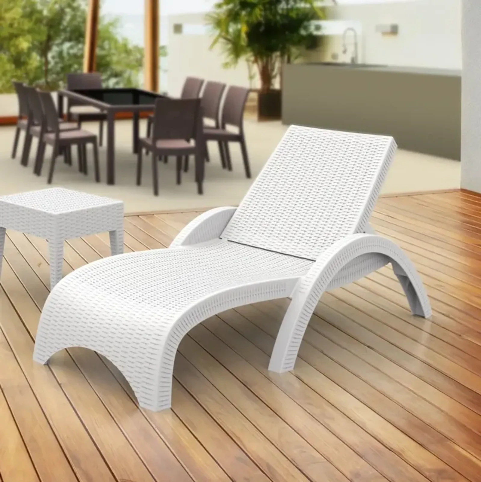 Compamia Miami Resin Wickerlook Chaise Lounge Chair White