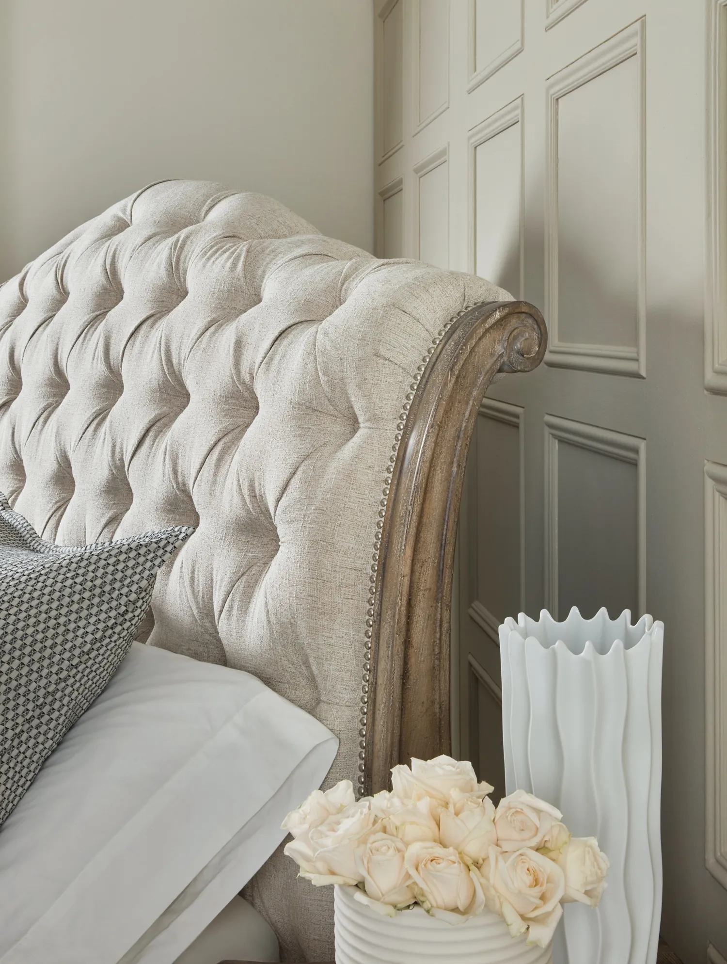 CASTELLA KING TUFTED BED