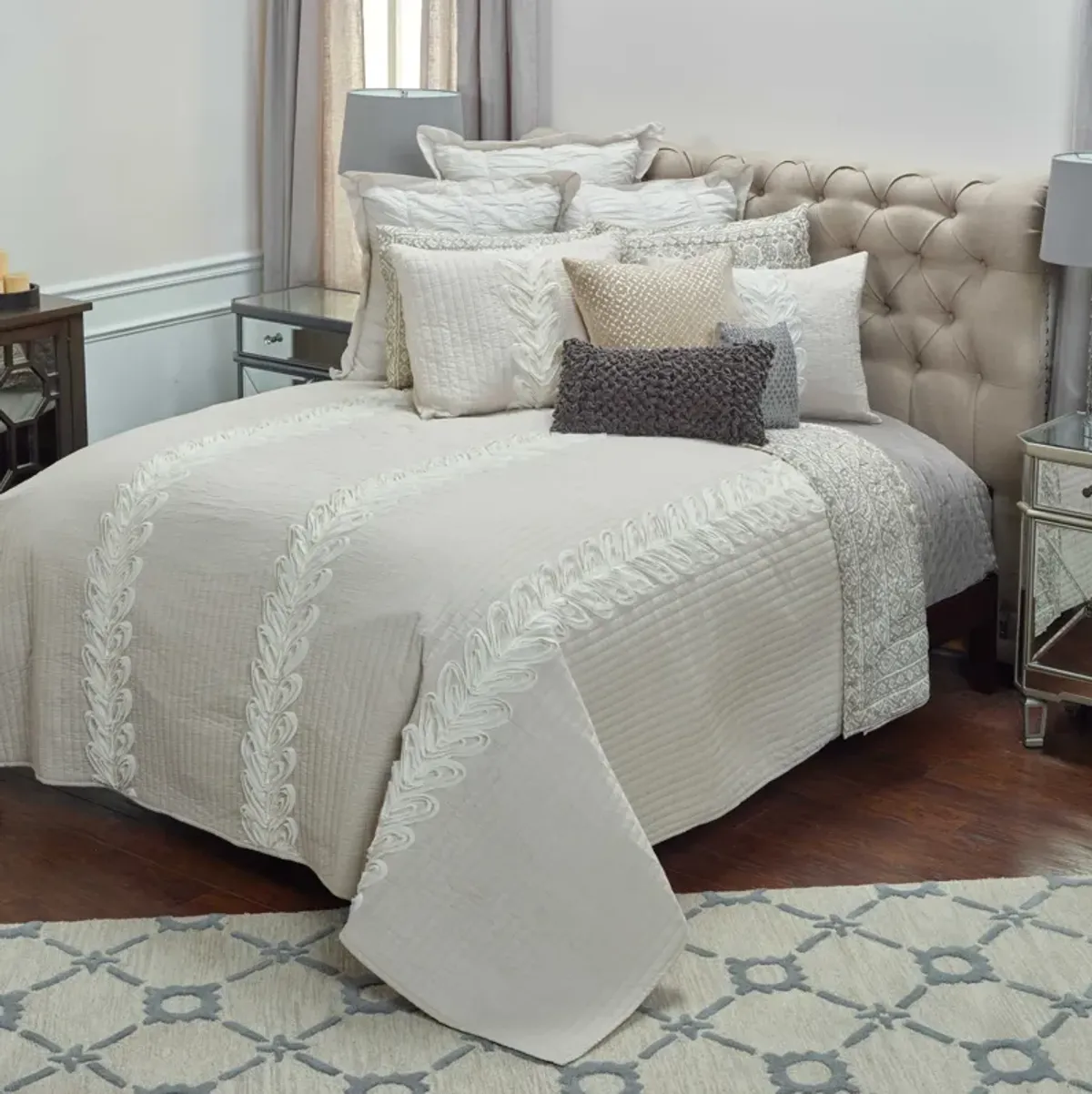 Rizzy Home Adlea Blush 3-Piece Queen Bedding Ensemble